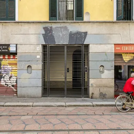 Ticinese 77 -by Yoof Apartamento Milão